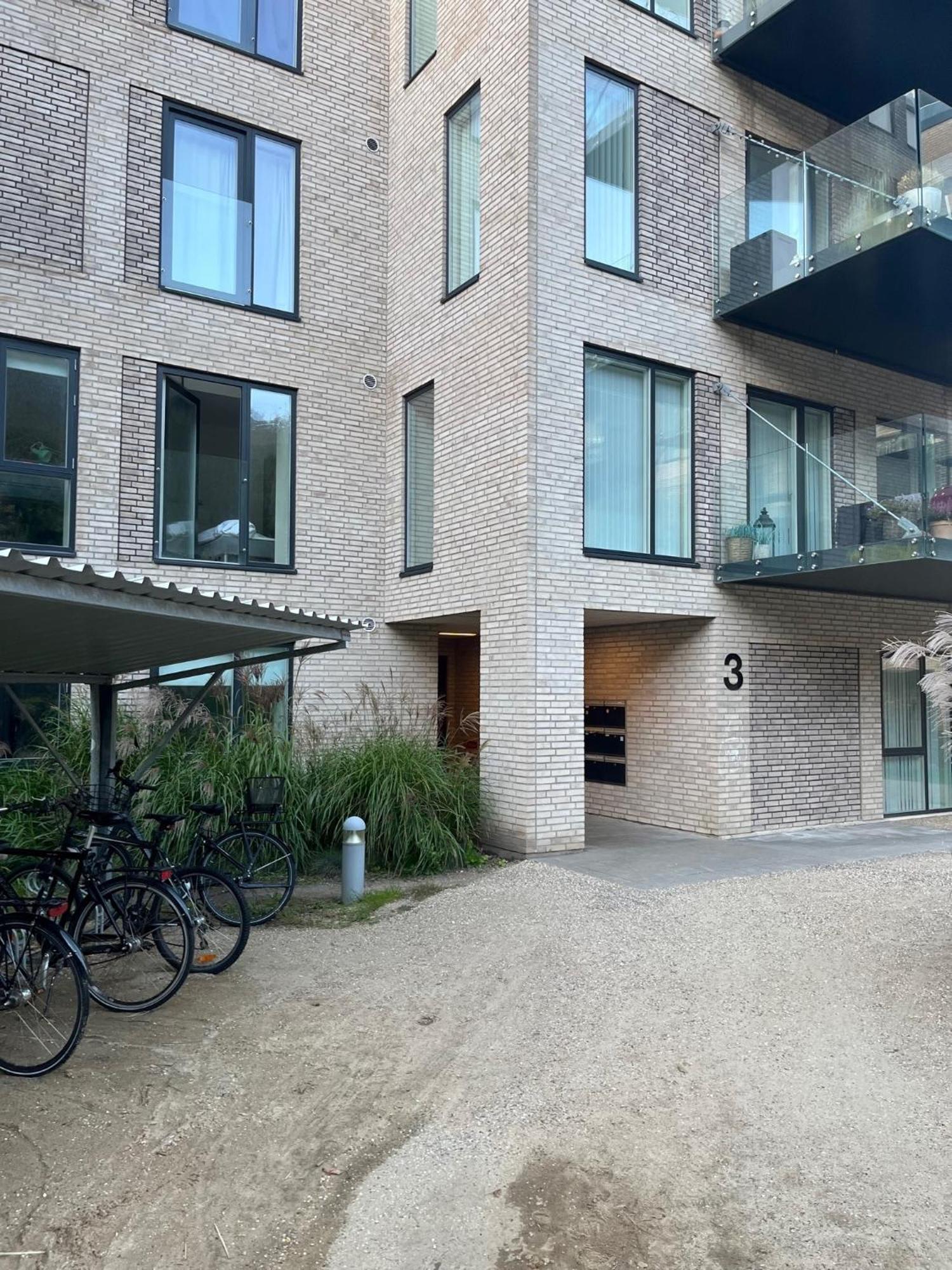 Charming Aalborg Apartment With Parking Luaran gambar